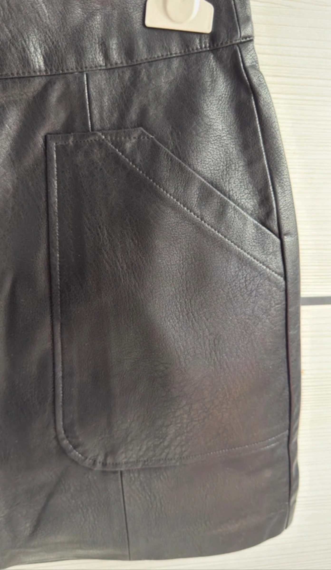Saia de couro preto da Stradivarius (Tamanho 40) – photo 3